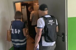 Чиновнику – организатору схемы сообщили о подозрении
