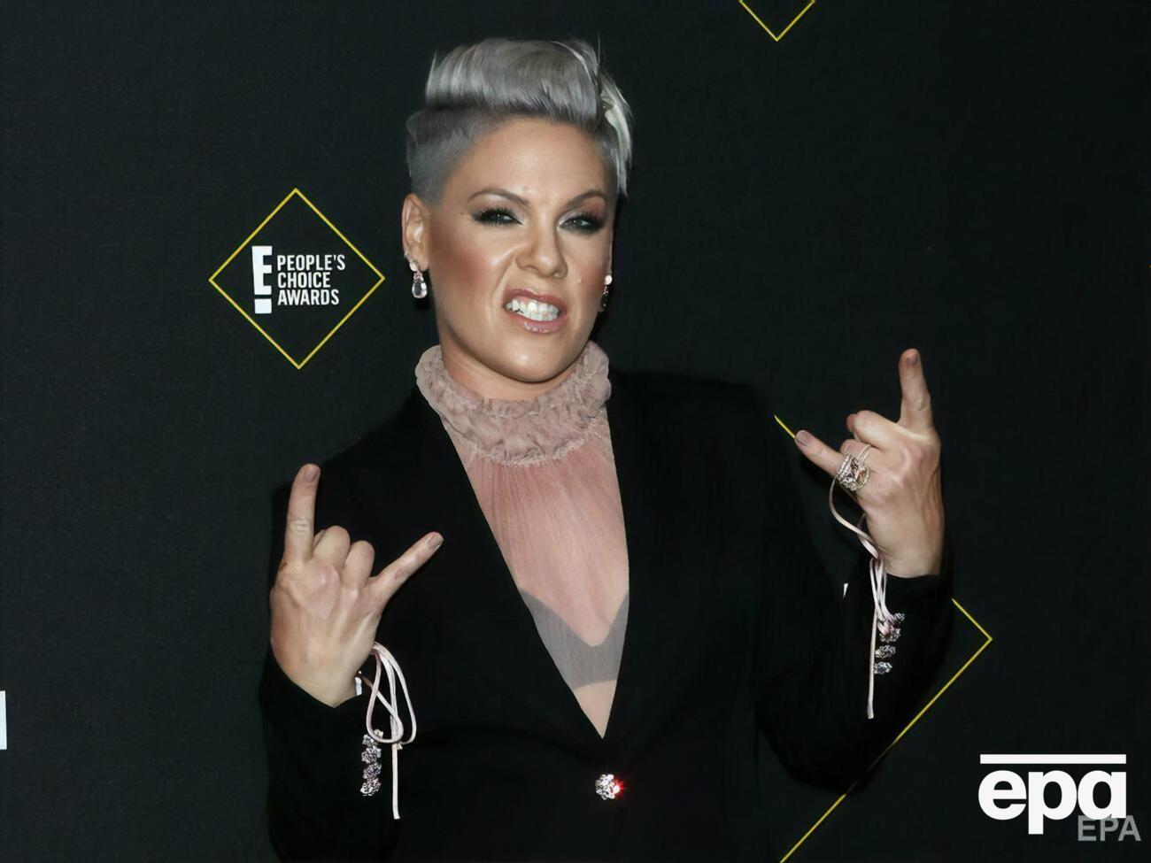 Pink:&nbsp;Европейская федерация гандбола должна быть оштрафована за сексизм