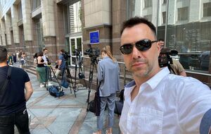 Арестович сообщил, что возможность проведения срочного заседания ТКГ сейчас обсуждается