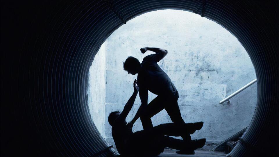 На депутата напали трое мужчин