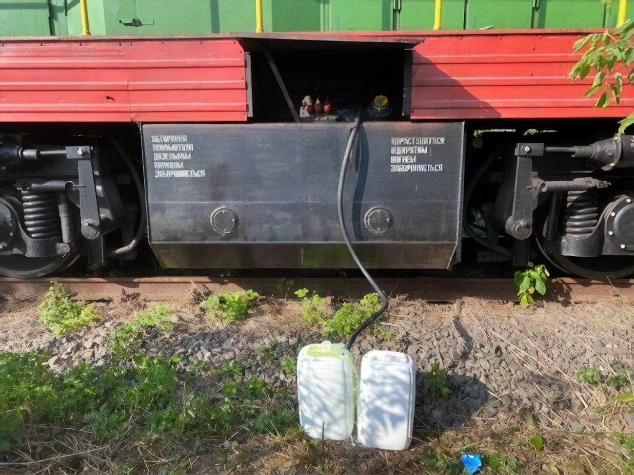Співробітники "Укрзалізниці" систематично розкрадали паливно-мастильні матеріали