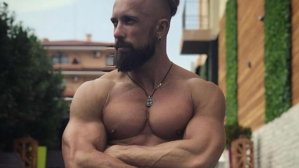 Суровцев запропонував познайомитися із ним ближче