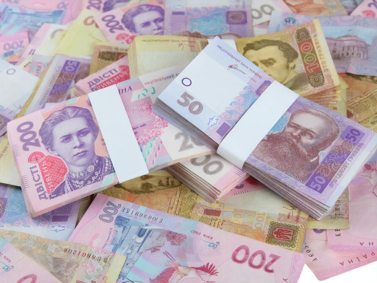 Щодо долара гривня подорожчала на сім копійок
