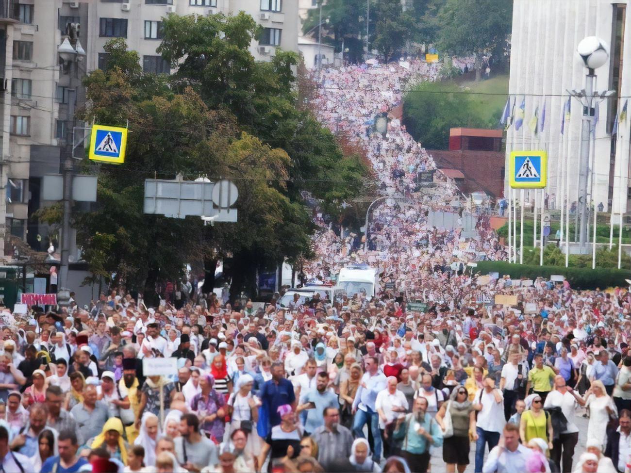 Хід почнуть після 13.00 27 липня, коли відбудеться молебень
