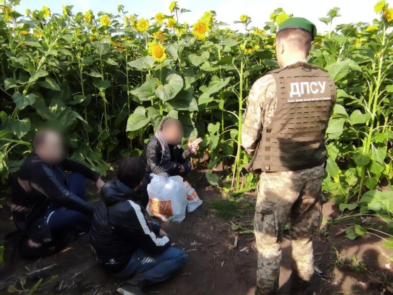 Іноземців затримано, зараз із ними працюють правоохоронці