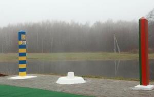 Беларусь имеет с Украиной границу протяженностью почти 1,1 тыс. км