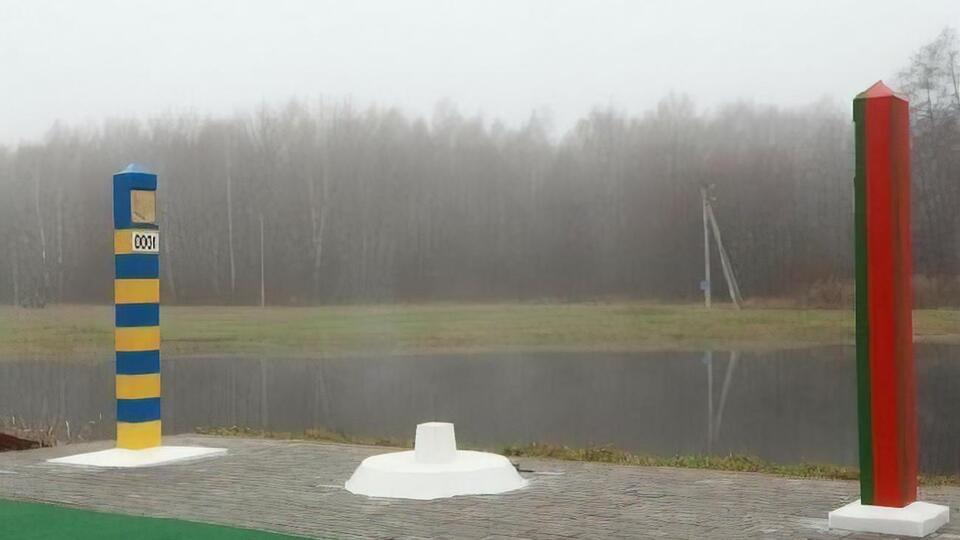 Беларусь имеет с Украиной границу протяженностью почти 1,1 тыс. км