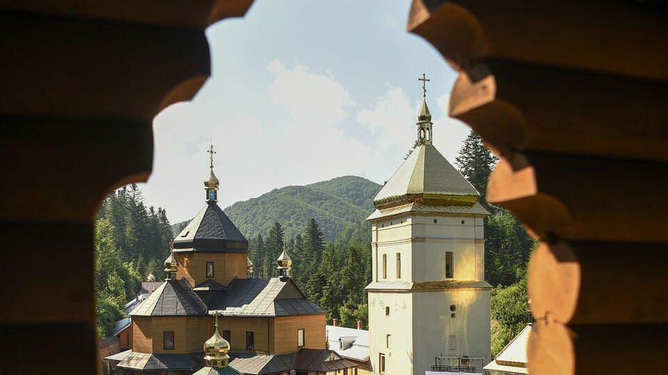 Как отмечают социологи, во всех возрастных группах большая часть респондентов заявляли, что преемницей Киевской Руси является Украина