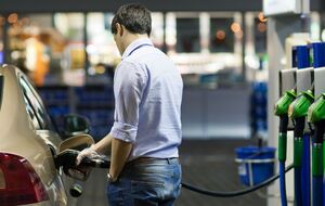 Паливо в Україну доправляють приблизно з 10 країн, а також виробляють в самій Україні