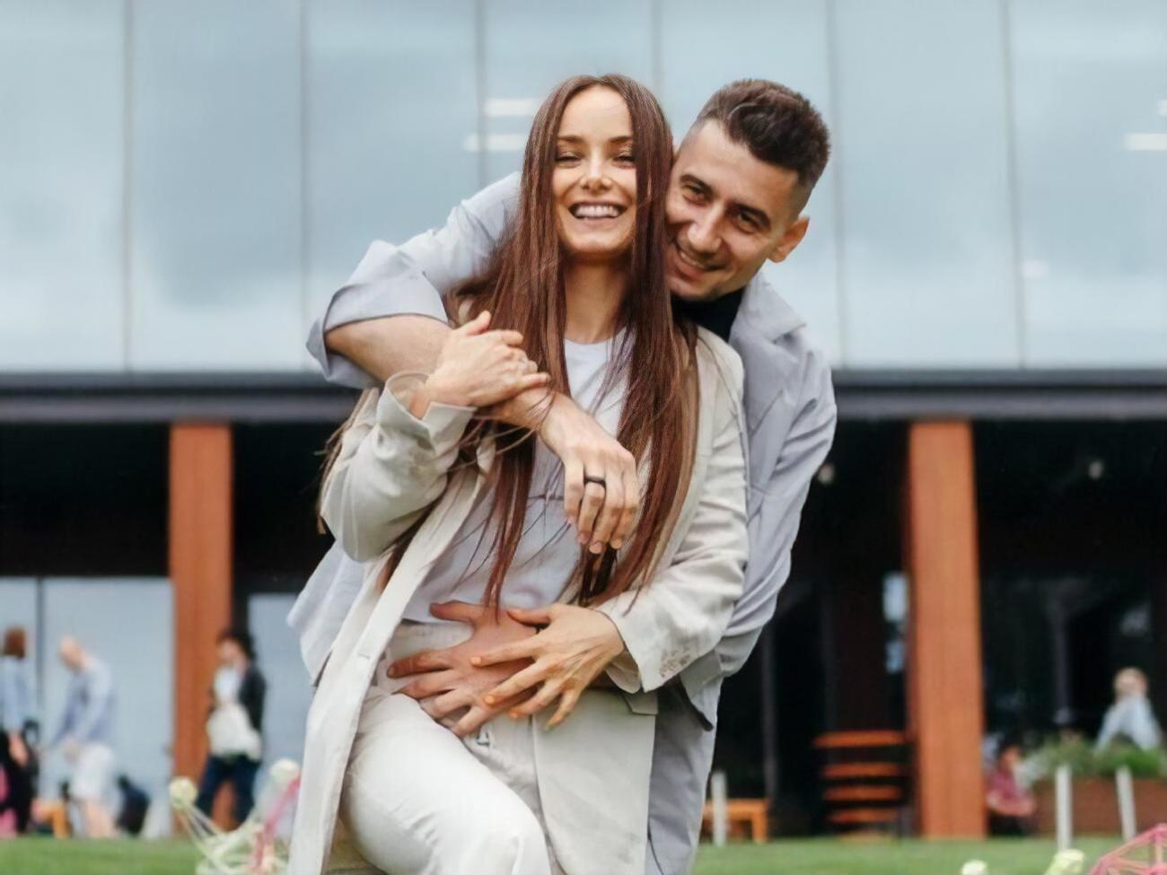 Мішина і Еллерт стали парою після перемоги в телешоу "Холостячка" 2020 року