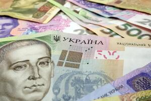Щодо долара гривня подорожчала на вісім копійок