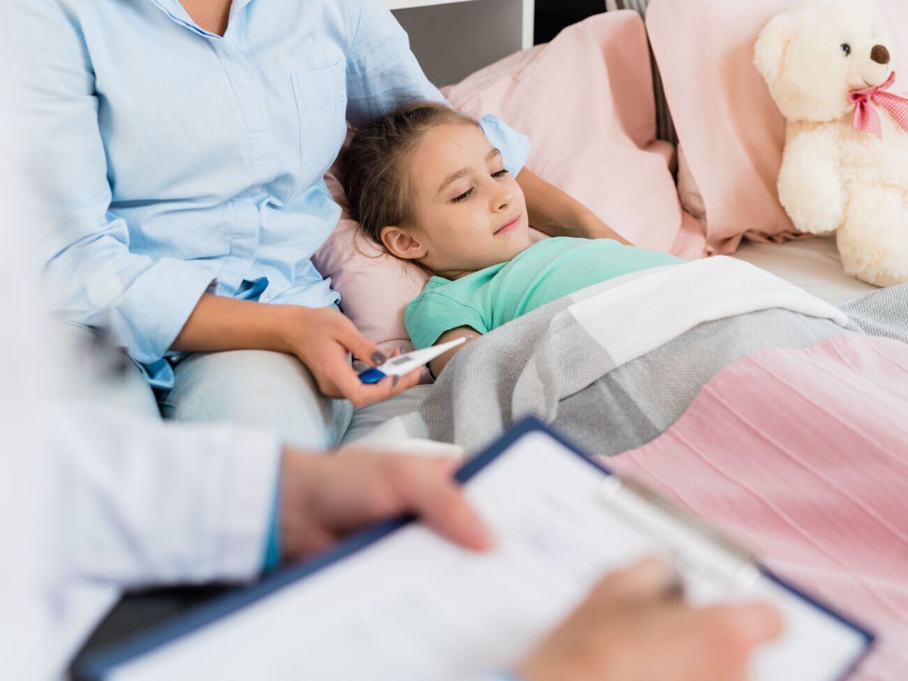 Дети в возрасте от четырех до 14 лет отравились после приема еды в столовой одесской больницы