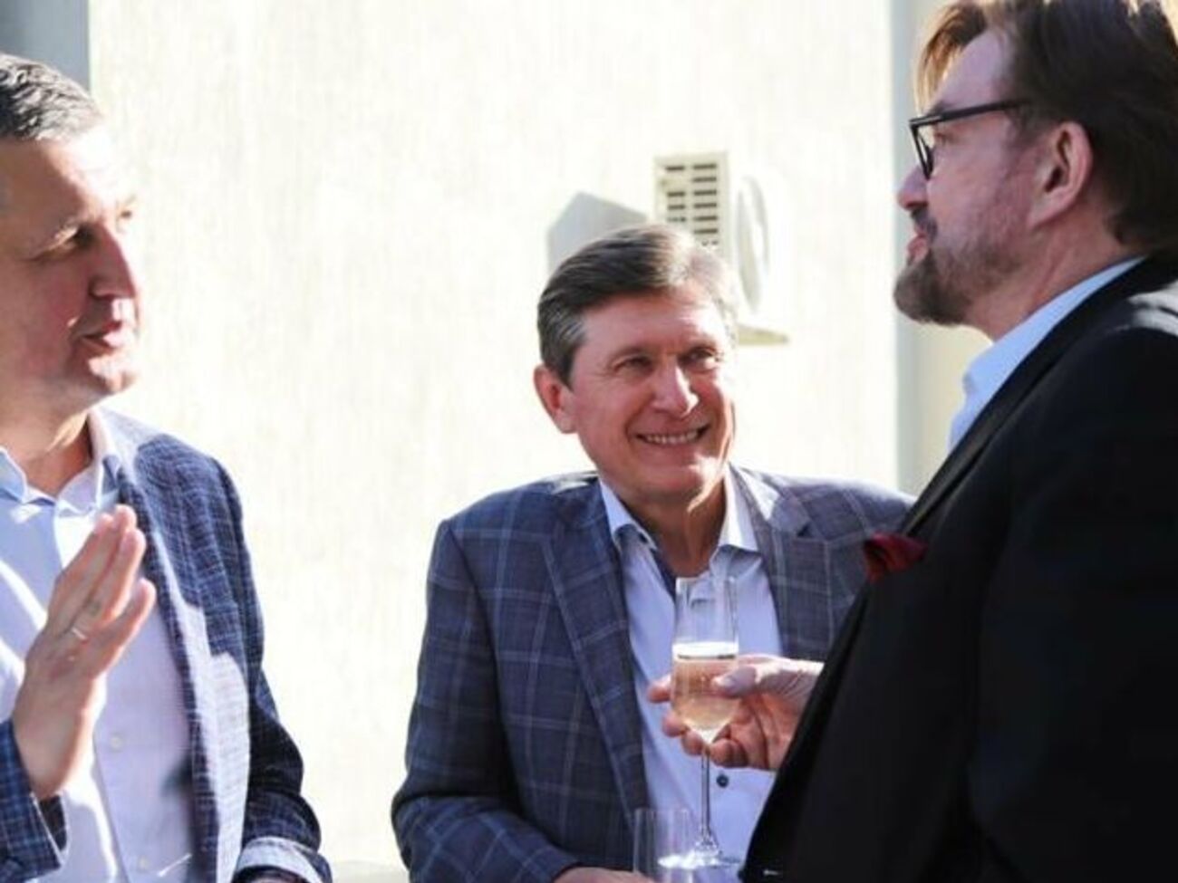 Не стоит впадать в истерику из-за того, что США на Крымской платформе представит министр транспорта. Он пользуется большим доверием у Байдена