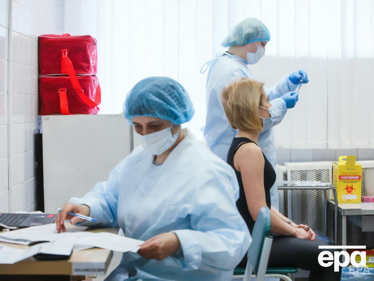 Іноземцям потрібно мати документ, що підтверджує повну вакцинацію проти COVID-19