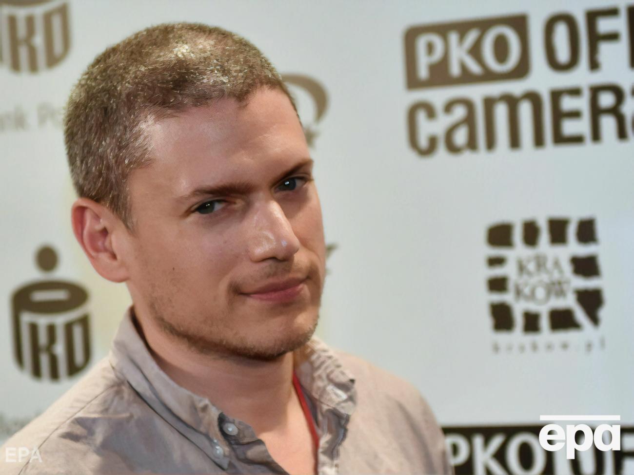 В 2013 году Миллер совершил каминг-аут