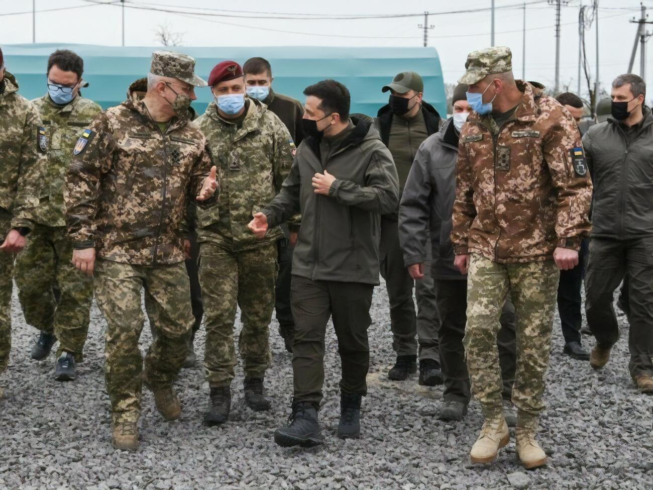 Зеленський змінив майже все військове начальство в Україні