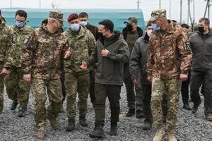 Зеленський змінив майже все військове начальство в Україні