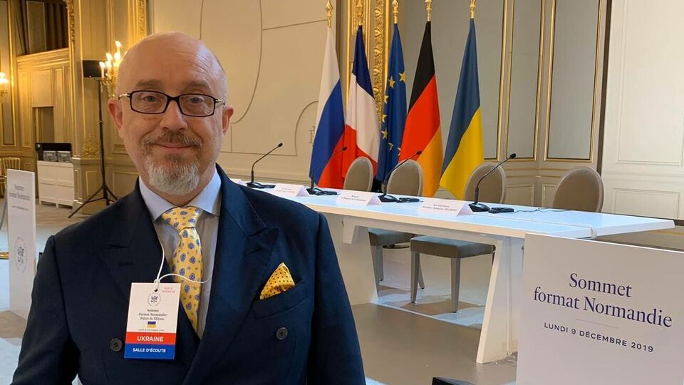 Резніков: Поки що містер Лавров відмовляється від участі в засіданні. Мабуть, він дуже сильно зайнятий виборчими перегонами в Держдуму