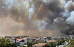 Пожары дошли до жилых районов