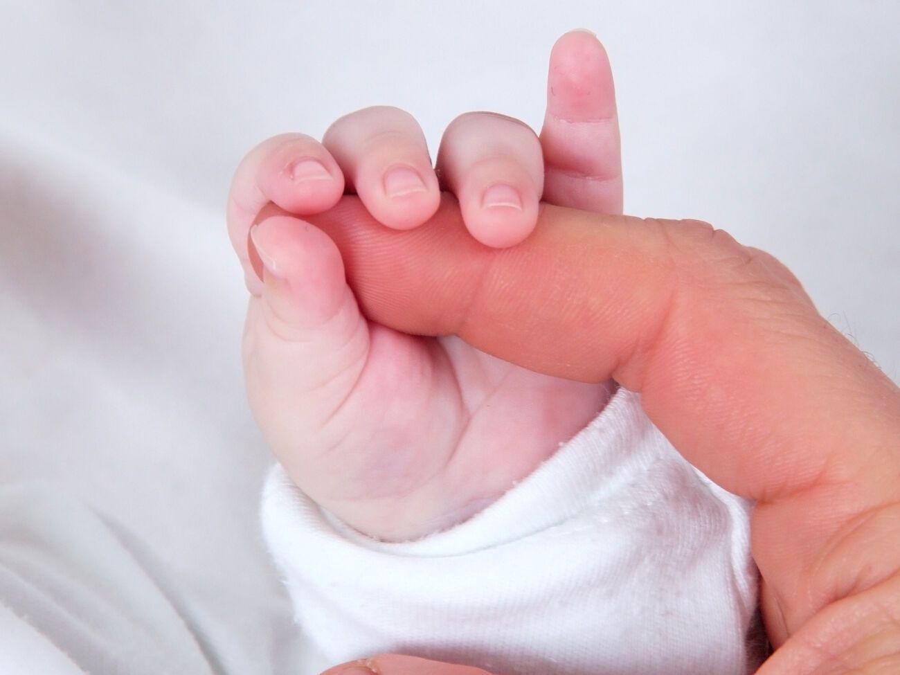 Мама и ребенок находятся в перинатальном центре