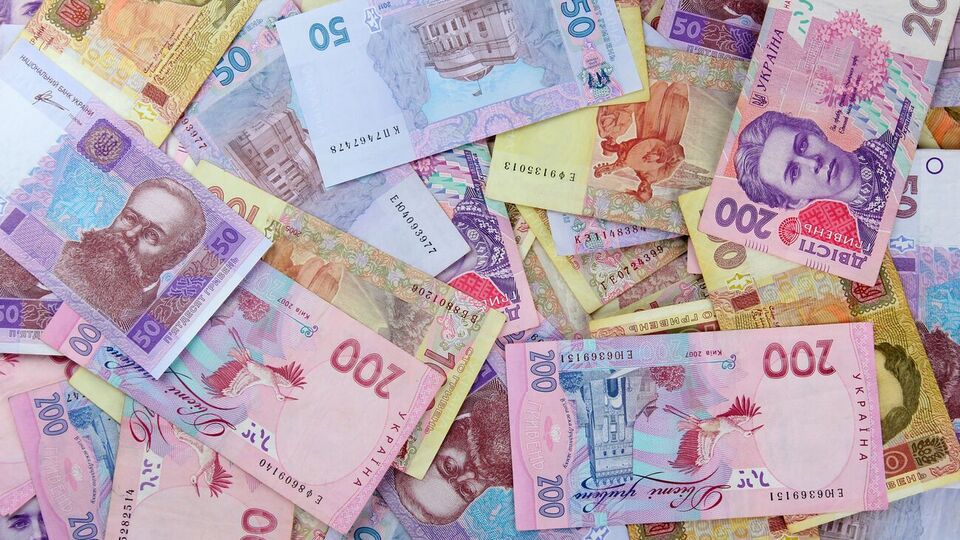 Гривня продовжує зростання щодо долара і євро