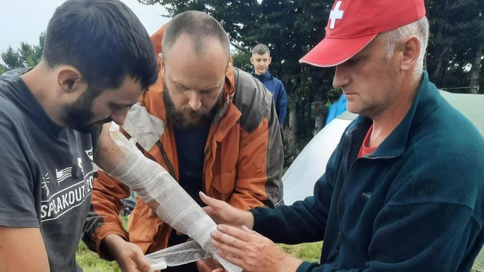 Три человека пострадали из-за удара молнии в Карпатах
