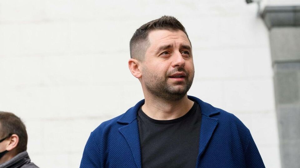 Подоляк заявив, що слово "шантаж" у заяві Арахамії (на фото) мало іронічний відтінок