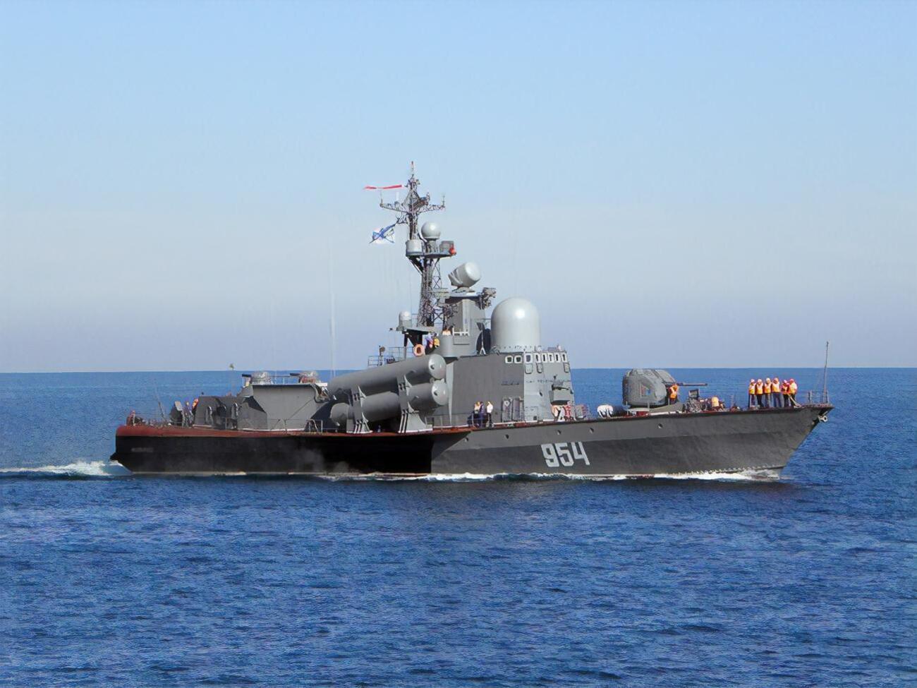 У Міноборони повідомили, що "Ивановец" не наближався до українського корабля