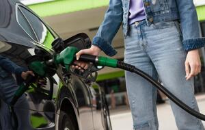 Цены на бензин повысили до 26,64 грн, а на дизельное топливо – до 22,55 грн за литр