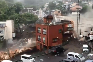 Известно о двух погибших в результате схода оползня