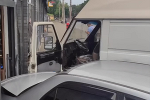 Травми дістало двоє пасажирів маршрутки "Газель"