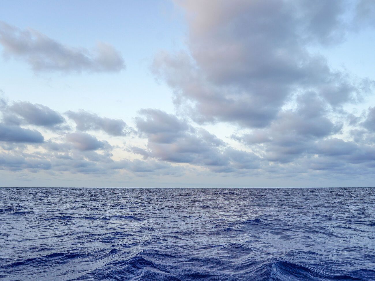 Судно з мігрантами затонуло в Середземному морі