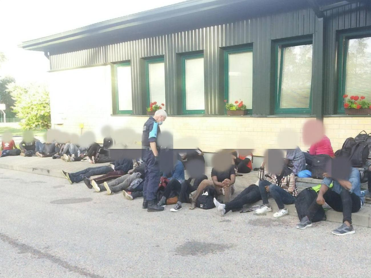 Среди мигрантов были граждане разных стран