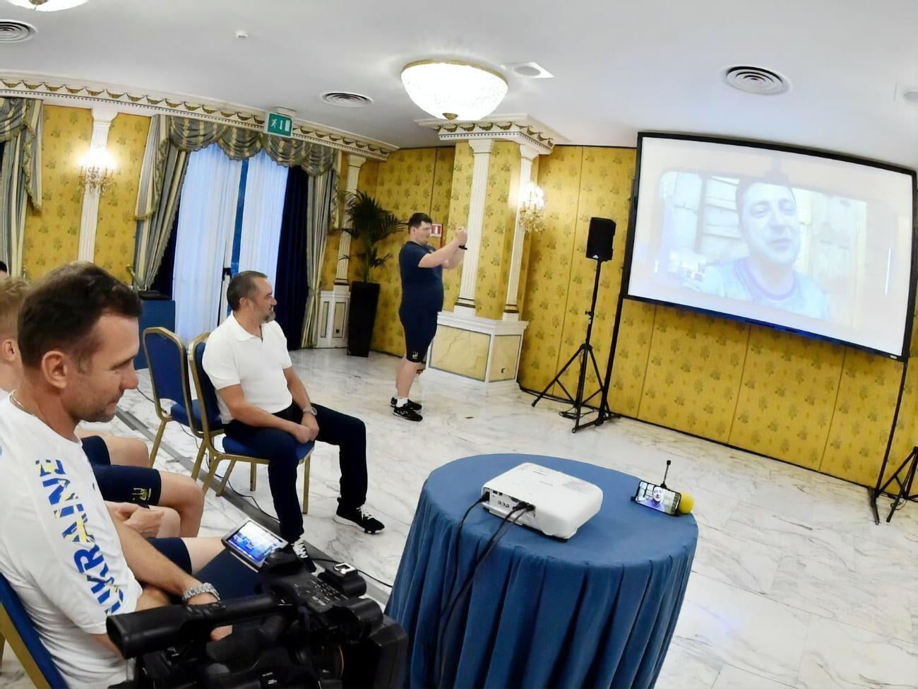 Зеленский в течение Евро 2020 несколько раз разговаривал со сборной по видеосвязи