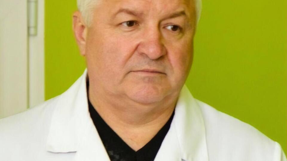 Уволенному главврачу слова на сессии облсовета не дали, обвинения в завышенных зарплатах он отрицает