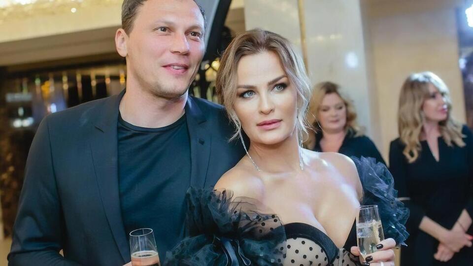 Андрій і Юлія Пятови одружені понад 15 років, виховують чотирьох дітей – трьох доньок і сина