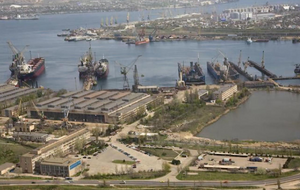 Вирішальним фактором, який призвів до банкрутства ЧСЗ, стало припинення в 2014 році фінансування державою військового замовлення, зазначили в компанії