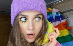 Jerry Heil попросила допомоги у своїх підписників