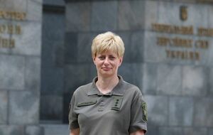 Остащенко родилась в 1974 году во Львове в семье военнослужащего