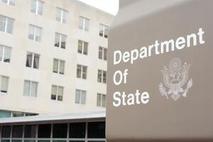 В Госдепе назвали "досадным" запрет дипмиссиям США нанимать сотрудников из России или третьих стран
