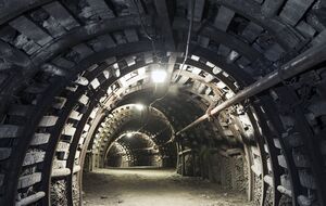 Взрыв произошел на горизонте 815 метров