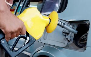 Бензины на заправках ZOG, "Олас" и Marshal подорожали на 50 коп./л