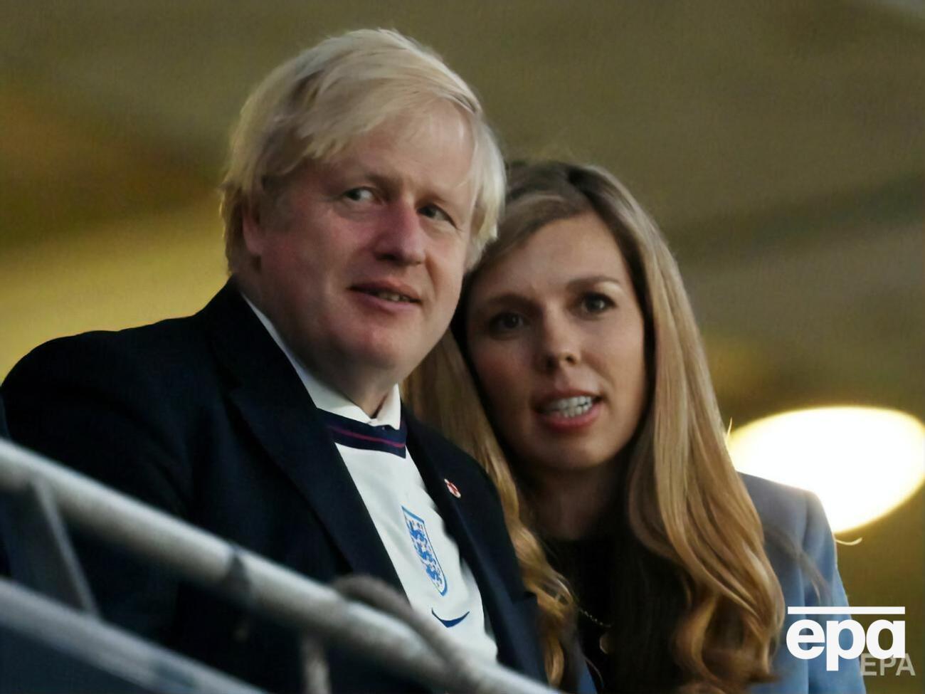 Джонсон і Саймондс таємно повінчалися наприкінці травня