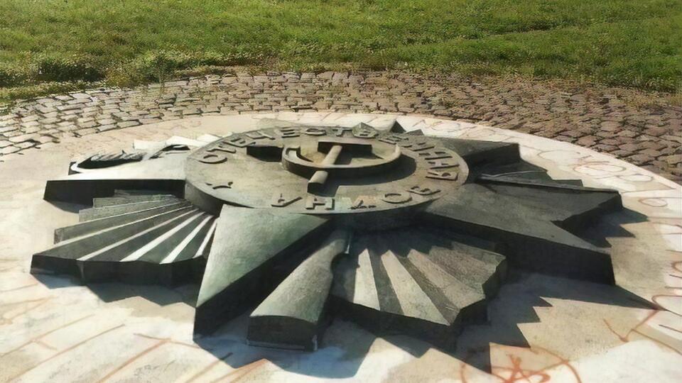 У МЗС РФ вимагають від України виконання міжнародних зобов'язань щодо збереження військових меморіалів