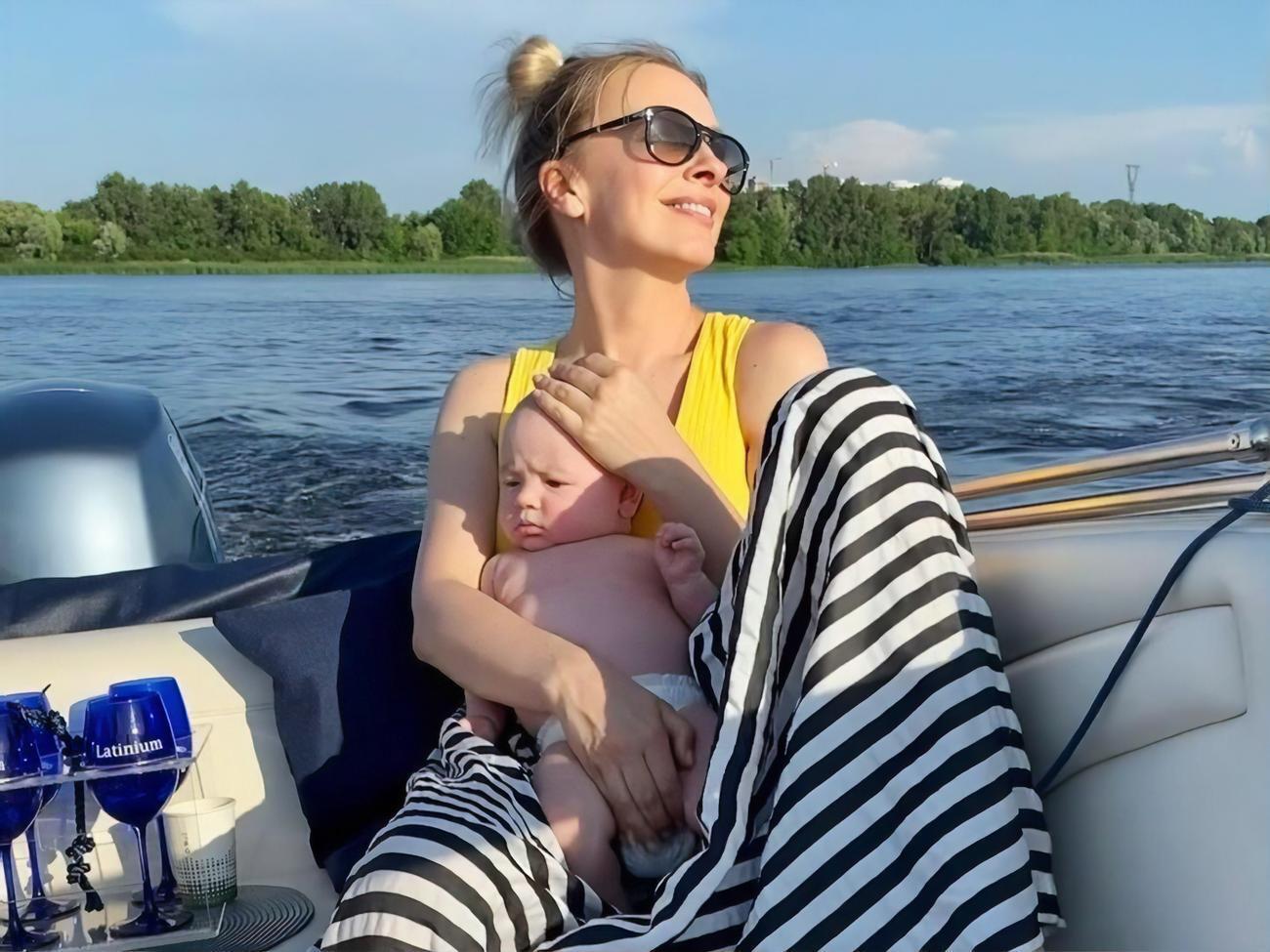 Фролова родила 7 марта