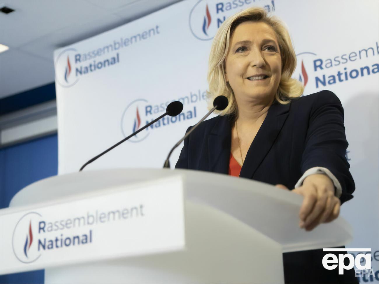 Партію "Національне об'єднання" Ле Пен очолює із 2011 року