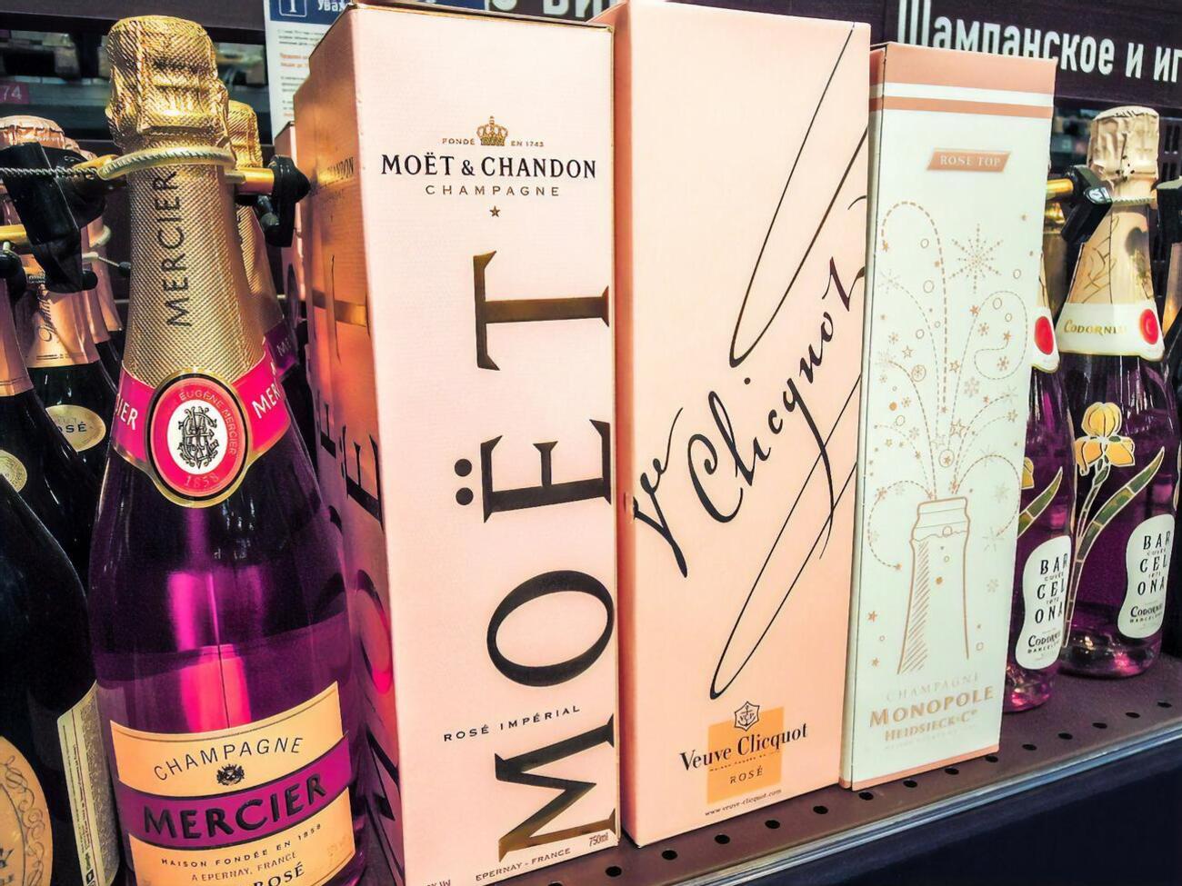 Дистриб'ютор Moet Hennessy у Росії 2 липня повідомив про зупинення відвантажень шампанських вин