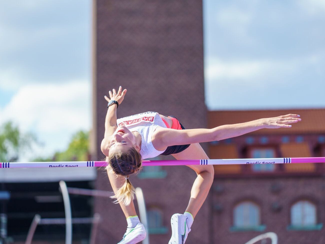В прыжках в высоту Магучих с третьей попытки показала результат в 2,03 м