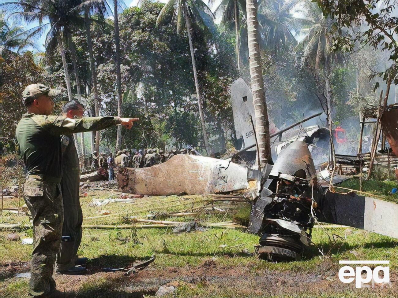 В результате авиакатастрофы погибли 47 военных и трое гражданских