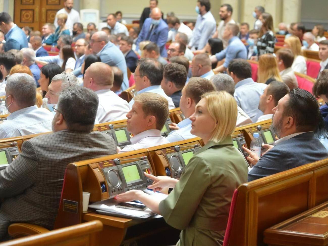 Согласно результатам опроса, в Верховную Раду проходят семь партий